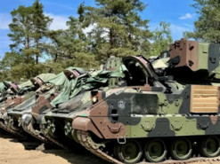 Армія США розгортає біля Росії майже 100 нових БМП M2A3 і M3A3 Bradley