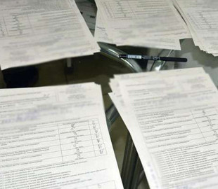 На Донетчине выявили банды медиков, которые подделывали ковид-сертификаты