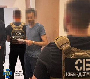 Правоохоронці затримали в Києві розробника однієї з найвідоміших у світі хакерських платформ