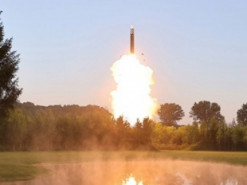 Пхеньян заявив про випробування роздільних бойових блоків до міжконтинентальної балістичної ракети