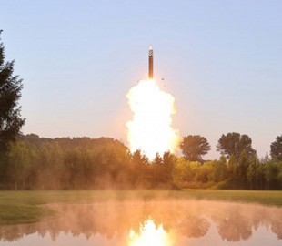 Пхеньян заявив про випробування роздільних бойових блоків до міжконтинентальної балістичної ракети