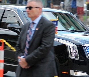 Президент Джо Байден приказал органам власти США прекратить закупки машин с ДВС к 2035 году