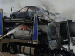 У РФ на ВАЗі згоріли два автовози з новими Lada