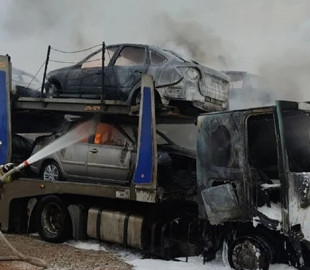 У РФ на ВАЗі згоріли два автовози з новими Lada
