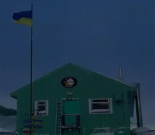 Українські полярники провели онлайн-екскурсію дослідницьким криголамом «Ноосфера»