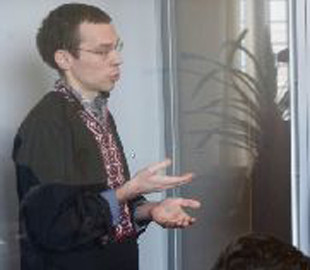 Блогеру Муравицькому продовжили нічний арешт