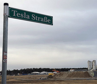 350 вакантних місць: Tesla не може знайти працівників на завод в Німеччині