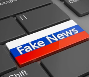 Макрон попередив про "таємну армію" ботів РФ, які роз'їдають західні демократії