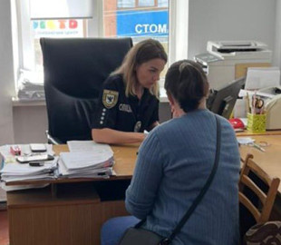 Жінка ошукала військовослужбовців на понад 450 тисяч гривень