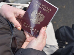 В Україні шукають методи боротьби з примусовою паспортизацією на окупованих територіях