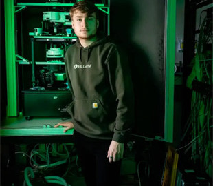 Засновник стартапу Pilgrim розрізав собі ноги для демонстрації біотехнології