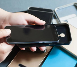 Чохли відходять у минуле: чому сучасним смартфонам майже не потрібен додатковий захист