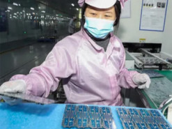 Китай таємно створив прототип машини для виробництва сучасних чипів EUV