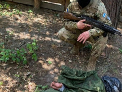 Росіянин, який воює за Україну, взяв у полон окупанта із ЗС РФ (фото)
