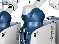 Іранські хакери атакували американську медичну компанію Stryker, видаливши дані з 200 тисяч пристрої