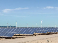 Запрацювала найбільша сонячна електростанція у світі