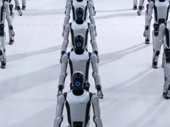 Готується до масового виробництва. Китайська компанія випустила тисячного гуманоїдного робота Walker S2