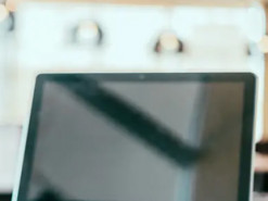 П'ять щоденних звичок, які повільно "вбивають" ваш ноутбук