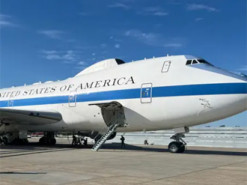 Чому літак Судного дня США досі працює на технологіях 1980-х