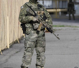 Оккупанты обменивают автомобили и бензин у местных в Васильевке на сим-карты