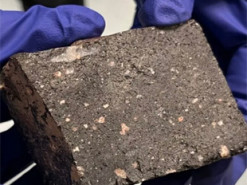 Внаслідок падіння метеорита в озеро Квебек з’явилися рідкісні камені