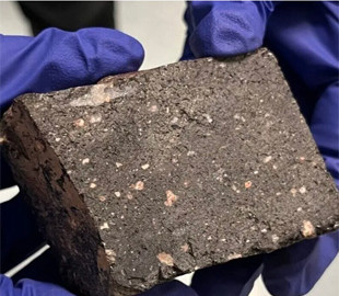 Внаслідок падіння метеорита в озеро Квебек з’явилися рідкісні камені