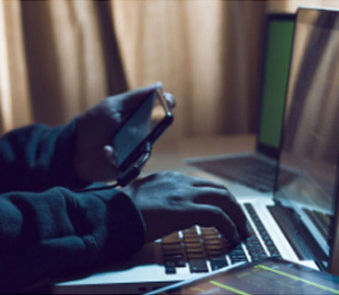 У Харкові засудили чоловіка, який "здавав” в Телеграм місця видачі повісток