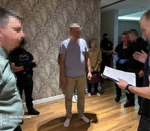 Троє киян підозрюються у шахрайстві: виманили 3,4 млн грн у 32 пенсіонерів
