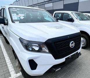 Сделка на 1,6 млн евро: ВСУ получили первую партию пикапов Nissan