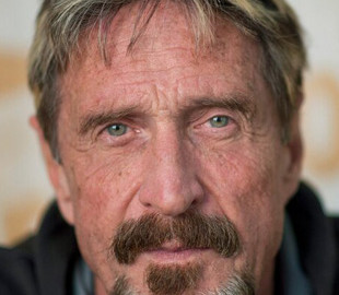 Вдова розробника McAfee Джона Макафі вимагає повторного розтину тіла чоловіка