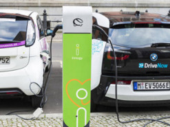 Электрокары могут стать дешевле авто с ДВС: озвучен прогноз по срокам