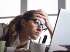 ШІ не рятує від перевантаження: працівники технологічних компаній стали працювати більше і вигорати швидше