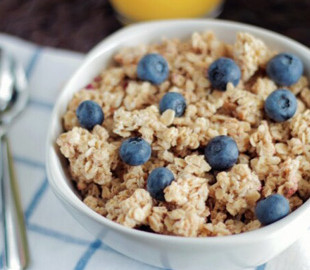 Лікар назвав найкращий сніданок для зниження поганого холестерину