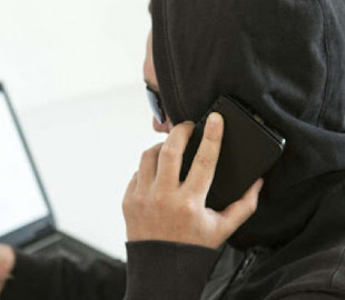 Жінка перерахувала інтернет-шахраю майже 400 тисяч гривень