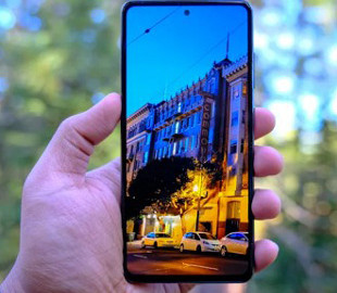 Нова технологія Samsung для дисплеїв покращить автономність смартфонів