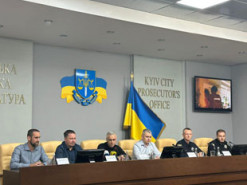 Українські та чеські правоохоронці розповіли деталі спецоперації з викриття масштабної шахрайської схеми, в якій постраждали громадяни ЄС