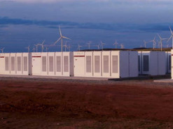 На владельца австралийской энергоустановки Tesla Megapack подали в суд