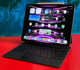 Apple поки що не планує випускати складний iPad