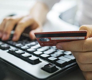 Псевдопрацівник банку виманив у жінки 30 тисяч гривень