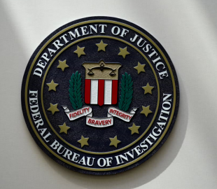 ФБР: американець за допомогою ШІ створив 13 000 фотографій сексуального насильства над дітьми