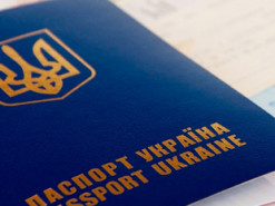 Шахраї за кордоном: як українцю не постраждати під час пошуку роботи