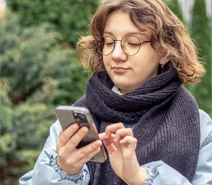 Де не можна зберігати смартфон: 4 місця, про які більшість власників навіть не здогадується