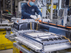 Volvo втричі збільшує виробництво через ажіотаж навколо електрокарів