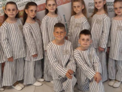 У Білорусі відзначилися "патріотичним" танцем дітей у тюремних робах