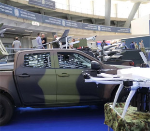 Сербські розробники представили новітній ударний дрон Stršljen