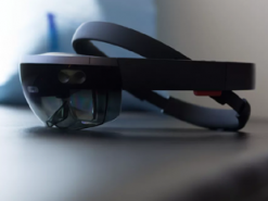 Microsoft планирует выпустить новую версию HoloLens во втором квартале 2019 года