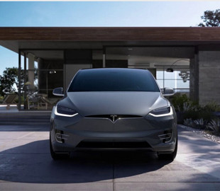 Toyota об’єдналась із Tesla заради безпілотних технологій