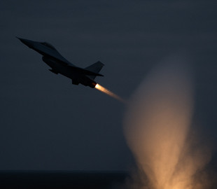 Як пілот F-16 врятував оточених спецпризначенців акустичним ударом: унікальна історія креативного застосування винищувача