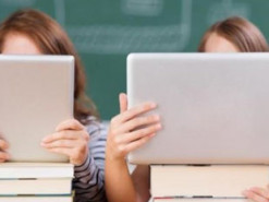 У школах “червоної” зони навчатимуться онлайн – МОЗ