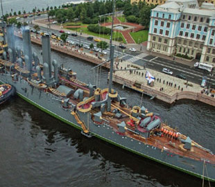 У Росії військовий з "Аврори" публічно наклав на себе руки